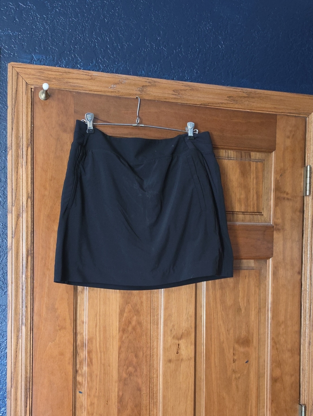 Athleta Black Women's Skort - Sleek Athletic Style